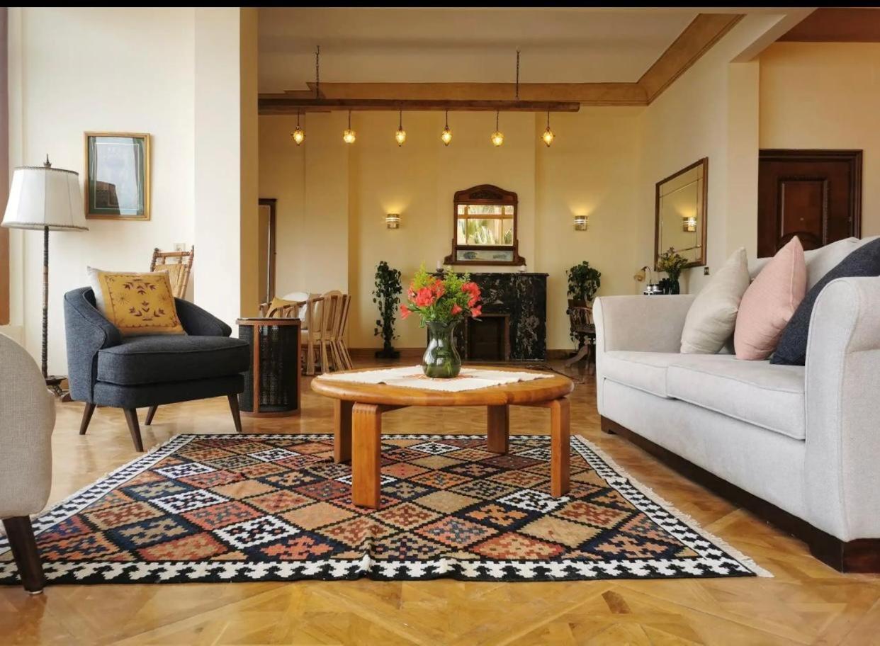 Luxury On The Nile - Zamalek Apartments Kair Zewnętrze zdjęcie